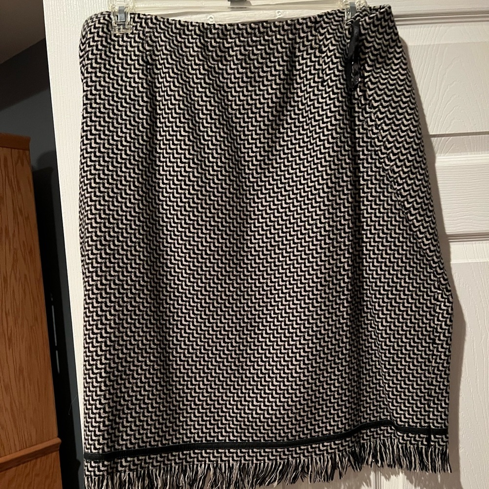 Cute knee length skirt